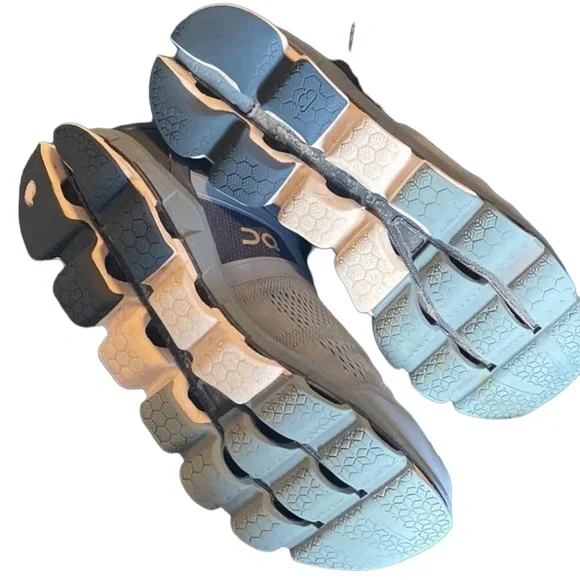 On Helion cloudtec(womens 10.5) - Picture 3 of 4